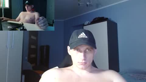 Snapshot of poliglotjoe chatting on September 25, 11:47 am Poliglot online show from September 25, 11:47 am