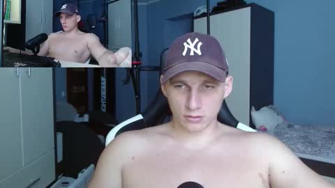 Snapshot of poliglotjoe chatting on October 5, 11:19 am Poliglot online show from October 5, 11:19 am