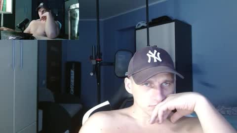 Snapshot of poliglotjoe chatting on October 7, 10:34 am Poliglot online show from October 7, 10:34 am