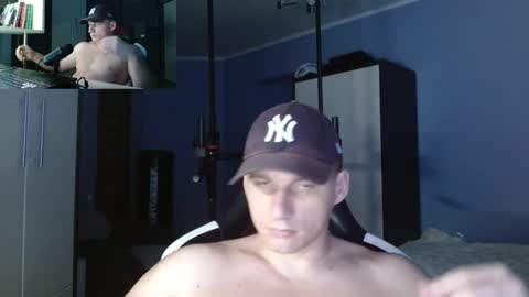 Snapshot of poliglotjoe chatting on October 8, 11:41 am Poliglot online show from October 8, 11:41 am