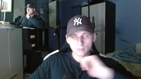 Snapshot of poliglotjoe chatting on October 13, 2:44 am Poliglot online show from October 13, 2:44 am