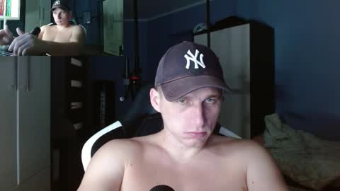 Snapshot of poliglotjoe chatting on October 15, 2:33 am Poliglot online show from October 15, 2:33 am