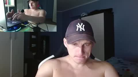 Snapshot of poliglotjoe chatting on October 16, 6:53 pm Poliglot online show from October 16, 6:53 pm