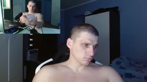 Snapshot of poliglotjoe chatting on October 17, 8:06 am Poliglot online show from October 17, 8:06 am