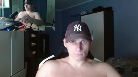 Snapshot of poliglotjoe chatting on October 20, 12:00 am Poliglot online show from October 20, 12:00 am