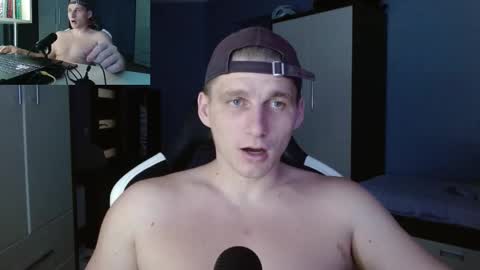 Snapshot of poliglotjoe chatting on October 21, 4:57 am Poliglot online show from October 21, 4:57 am