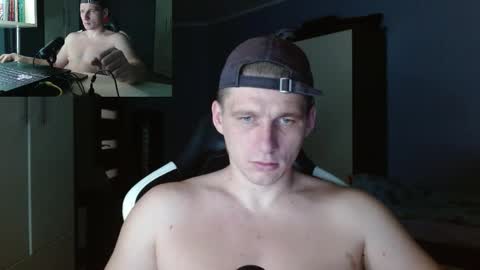 Snapshot of poliglotjoe chatting on October 21, 11:05 pm Poliglot online show from October 21, 11:05 pm