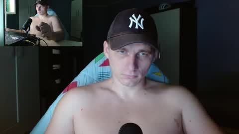 Snapshot of poliglotjoe chatting on October 25, 2:08 am Poliglot online show from October 25, 2:08 am