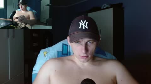 Snapshot of poliglotjoe chatting on October 26, 3:34 am Poliglot online show from October 26, 3:34 am