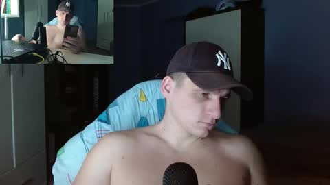 Snapshot of poliglotjoe chatting on October 26, 10:47 pm Poliglot online show from October 26, 10:47 pm