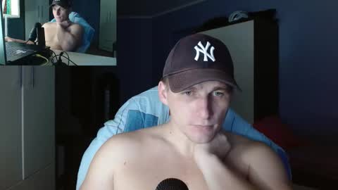 Snapshot of poliglotjoe chatting on October 27, 1:04 pm Poliglot online show from October 27, 1:04 pm