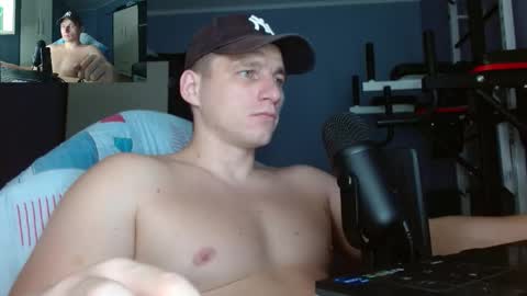 Snapshot of poliglotjoe chatting on October 28, 4:16 am Poliglot online show from October 28, 4:16 am