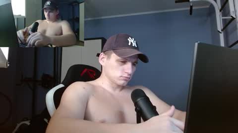 Snapshot of poliglotjoe2 chatting on January 8, 3:03 pm Poliglotjoe2 online show from January 8, 3:03 pm