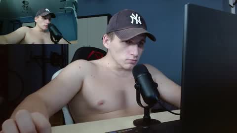 Snapshot of poliglotjoe2 chatting on January 10, 1:07 am Poliglotjoe2 online show from January 10, 1:07 am