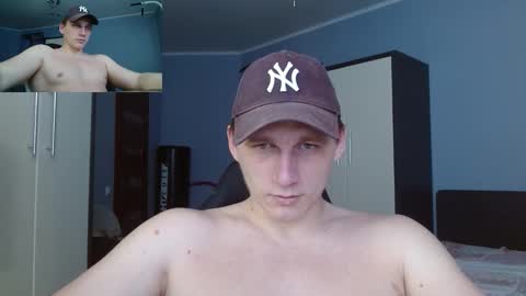 Snapshot of poliglotjoe2 chatting on January 13, 8:52 am Poliglotjoe2 online show from January 13, 8:52 am