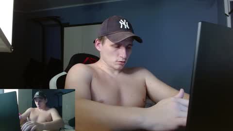 Snapshot of poliglotjoe2 chatting on January 17, 2:38 am Poliglotjoe2 online show from January 17, 2:38 am