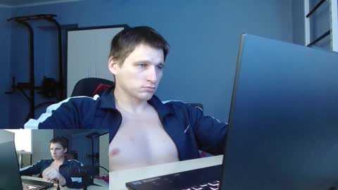 Snapshot of poliglotjoe2 chatting on February 9, 1:15 pm Poliglotjoe2 online show from February 9, 1:15 pm