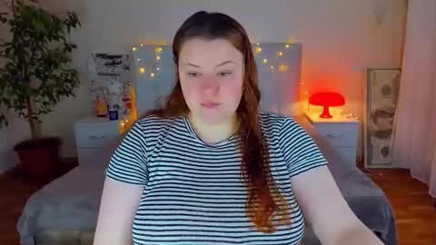 Snapshot of polinasallivan chatting on April 8, 1:22 pm Polina online show from April 8, 1:22 pm