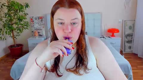 Snapshot of polinasallivan chatting on April 28, 2:33 pm Polina online show from April 28, 2:33 pm