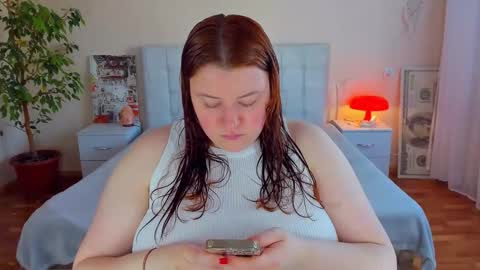 Snapshot of polinasallivan chatting on May 5, 2:25 pm Polina online show from May 5, 2:25 pm