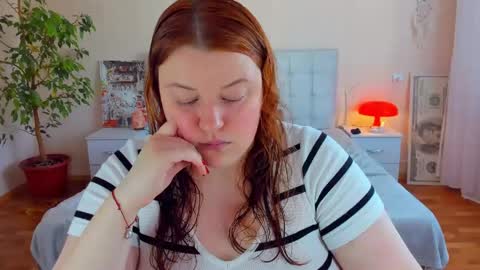 Snapshot of polinasallivan chatting on May 6, 11:48 am Polina online show from May 6, 11:48 am
