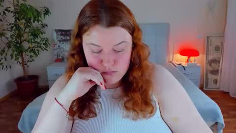 Snapshot of polinasallivan chatting on May 7, 1:38 pm Polina online show from May 7, 1:38 pm