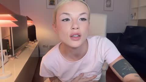 Snapshot of polino4ka69 chatting on October 17, 3:36 pm polino4ka69 online show from October 17, 3:36 pm