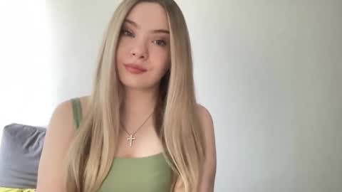 polishangel222 online show from March 15, 1:28 pm