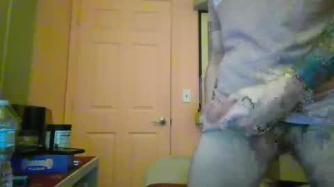 Snapshot of polishrifle3 chatting on January 12, 1:53 am jaws online show from January 12, 1:53 am