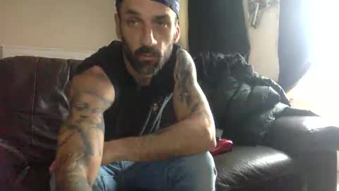 Snapshot of polla101 chatting on October 18, 10:27 am aquiles online show from October 18, 10:27 am