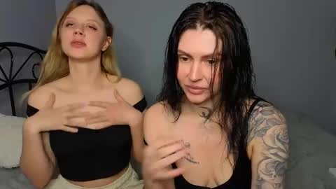 Snapshot of pollidollis chatting on April 11, 2:49 am PolliNata online show from April 11, 2:49 am