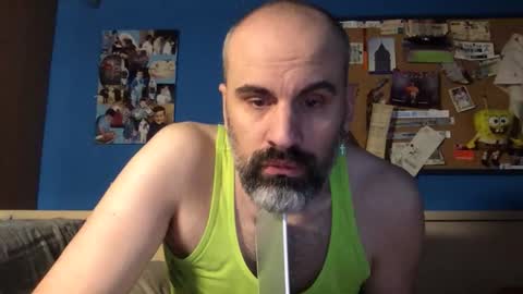 Snapshot of pollito1985 chatting on April 8, 8:03 am DIEGO O DIEGUITO online show from April 8, 8:03 am