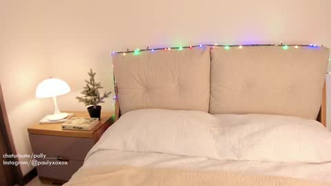 Snapshot of polly_____ chatting on December 26, 12:57 am Polly online show from December 26, 12:57 am