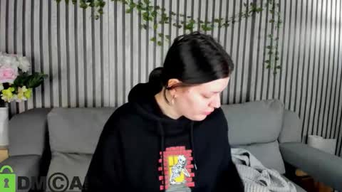 Polly online show from November 16, 1:22 am