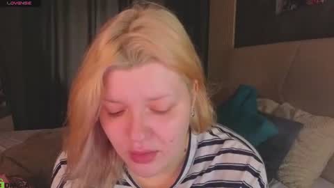 Polly online show from June 26, 1:21 am