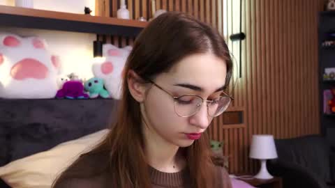 Polly online show from February 13, 7:48 am