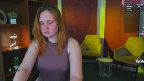 polly_cute1 online show from April 30, 7:31 pm