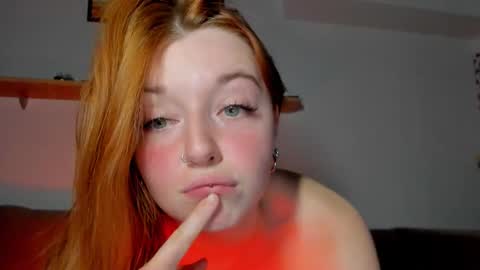 Snapshot of polly_luna chatting on September 13, 1:05 am Polly online show from September 13, 1:05 am