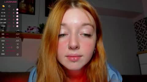 Snapshot of polly_luna chatting on October 2, 9:27 am Polly online show from October 2, 9:27 am