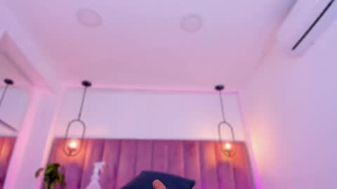 Snapshot of pollybabe_ chatting on April 21, 10:21 am POLLY online show from April 21, 10:21 am