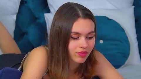 Polly online show from November 20, 6:18 pm