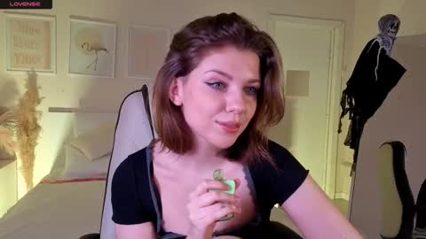  Your Polly  follow me  online show from October 27, 1:37 pm