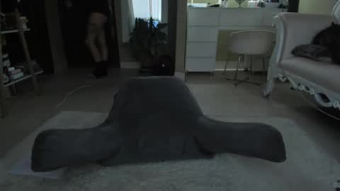 Snapshot of polvodeestrellas_ chatting on December 10, 10:26 pm  - Help me Reach 100 thumbs up  online show from December 10, 10:26 pm