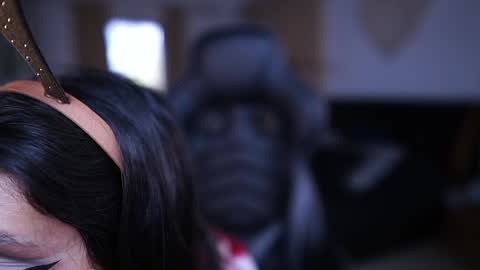 Snapshot of polvodeestrellas_ chatting on December 23, 9:18 pm  - Help me Reach 100 thumbs up  online show from December 23, 9:18 pm