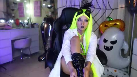 Snapshot of polvodeestrellas_ chatting on October 29, 12:46 am  - Help me Reach 100 thumbs up  online show from October 29, 12:46 am