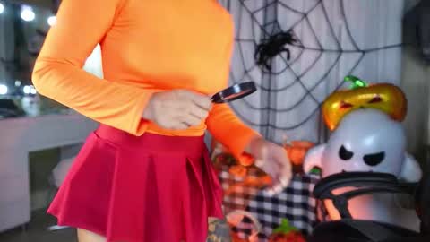  - Help me Reach 100 thumbs up  online show from October 31, 11:28 pm