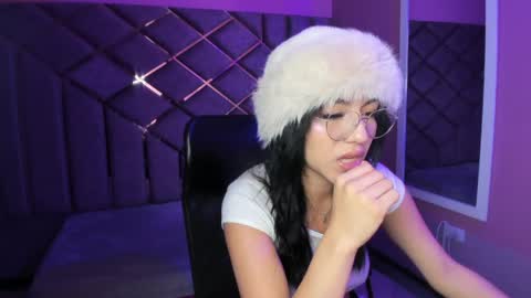 poly sasha  online show from April 7, 2:45 am