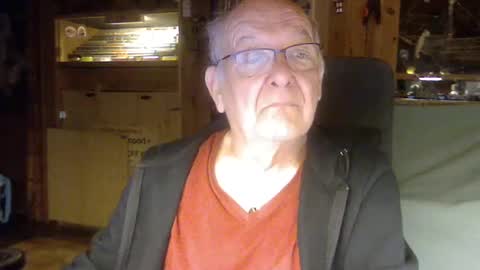 Snapshot of pomme1949 chatting on February 17, 4:59 pm pomme1949 online show from February 17, 4:59 pm