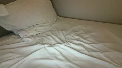 Snapshot of ponyboy2004 chatting on February 6, 1:21 am ponyboy2004 online show from February 6, 1:21 am