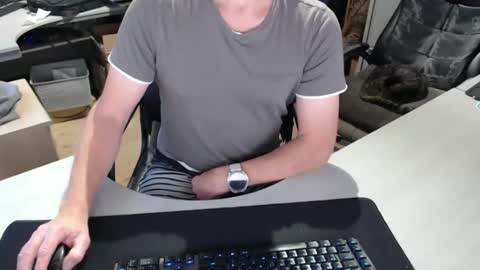 Snapshot of poodledude chatting on October 13, 6:46 am Dave online show from October 13, 6:46 am